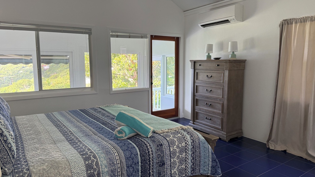 Photo of Bedroom in Hart Bay