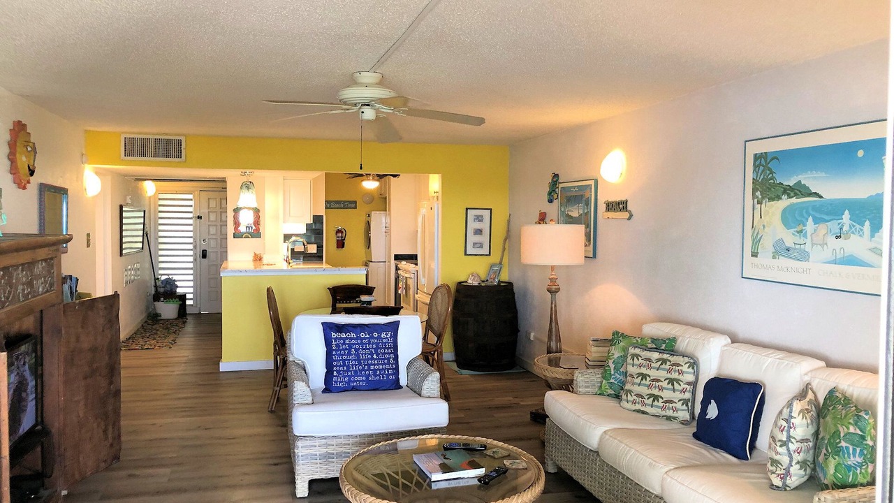 Photo of Livingroom in Estate Golden Rock