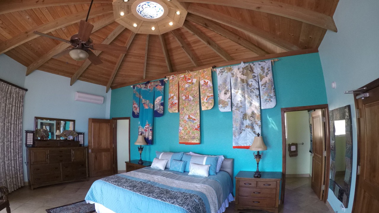 Photo of Bedroom in Tropaco Point
