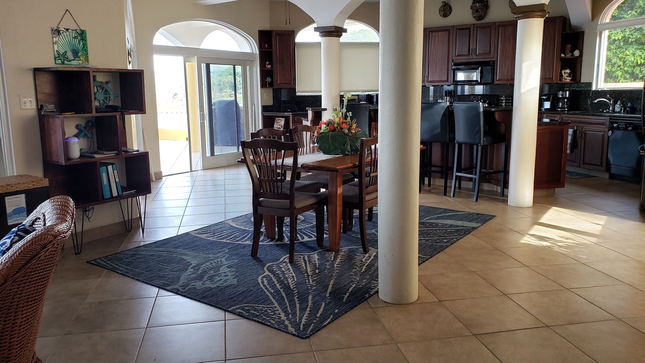 Photo of Kitchen in Tropaco Point