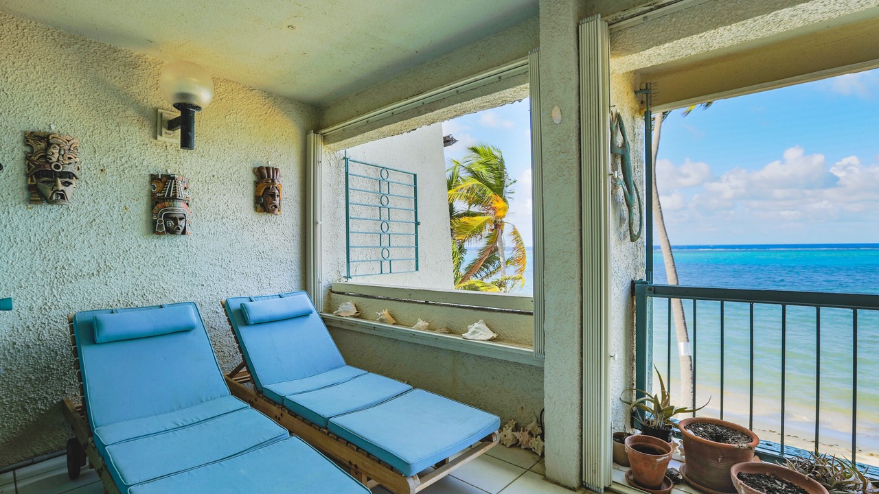 Photo of Patio Balcony in Estate Golden Rock
