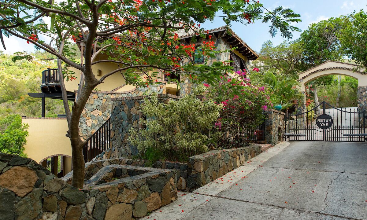 Photo of Outdoor in Estate Peter Bay