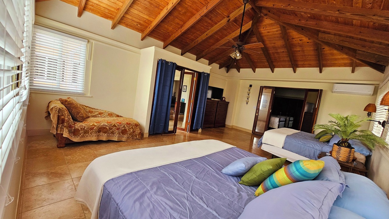 Photo of Bedroom in Estate River