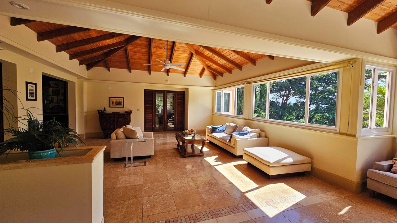 Photo of Livingroom in Estate River