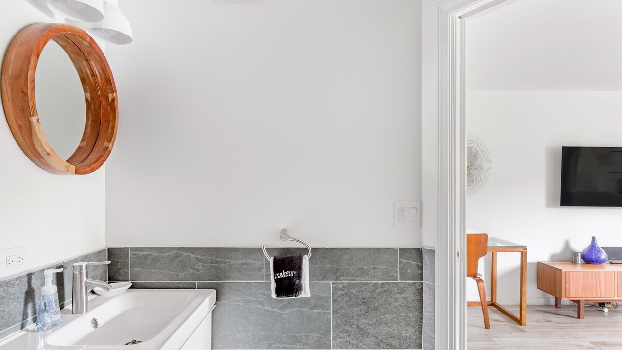Photo of Bathroom in Red Hook
