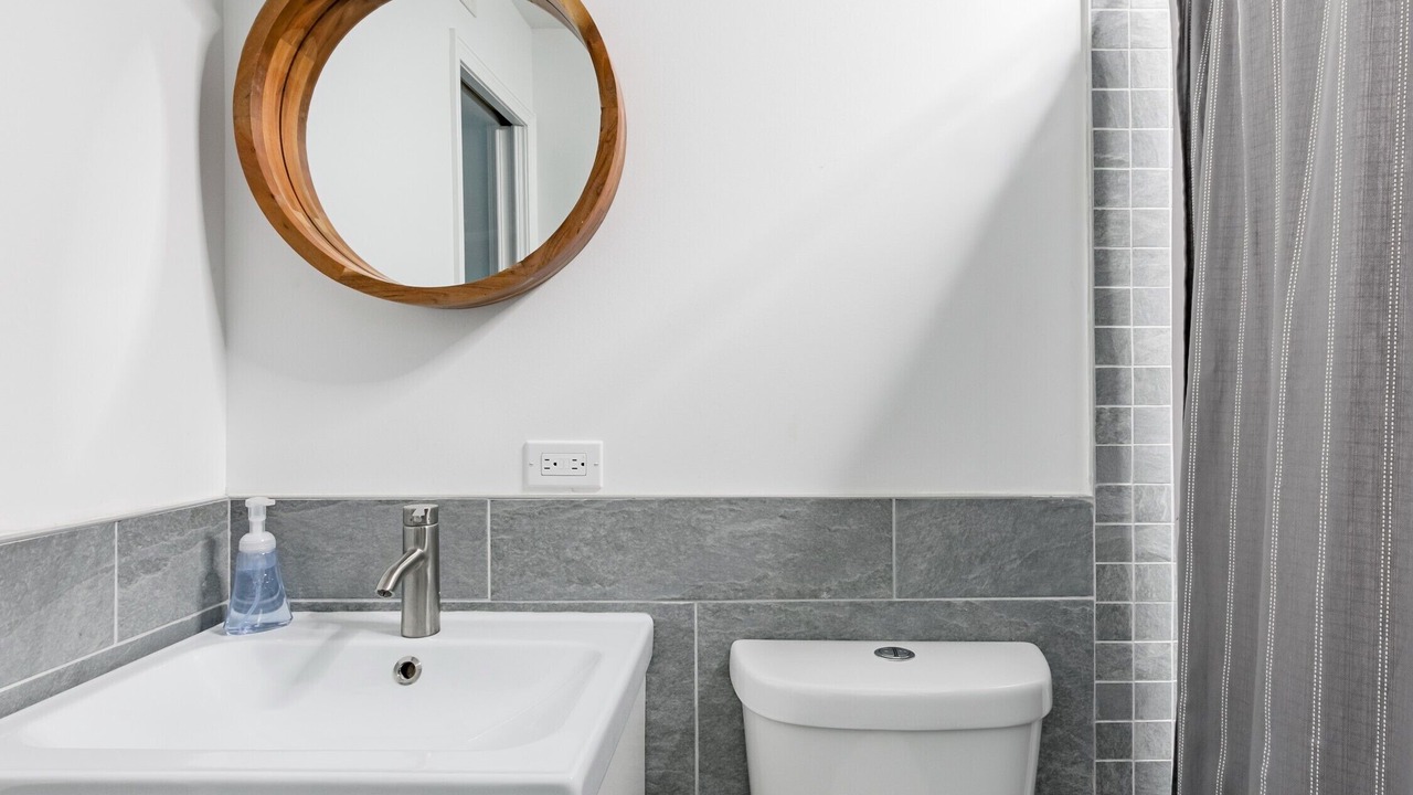 Photo of Bathroom in Red Hook