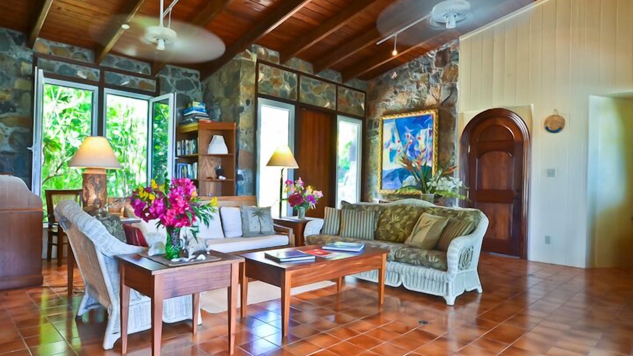 Photo of Livingroom in Hart Bay