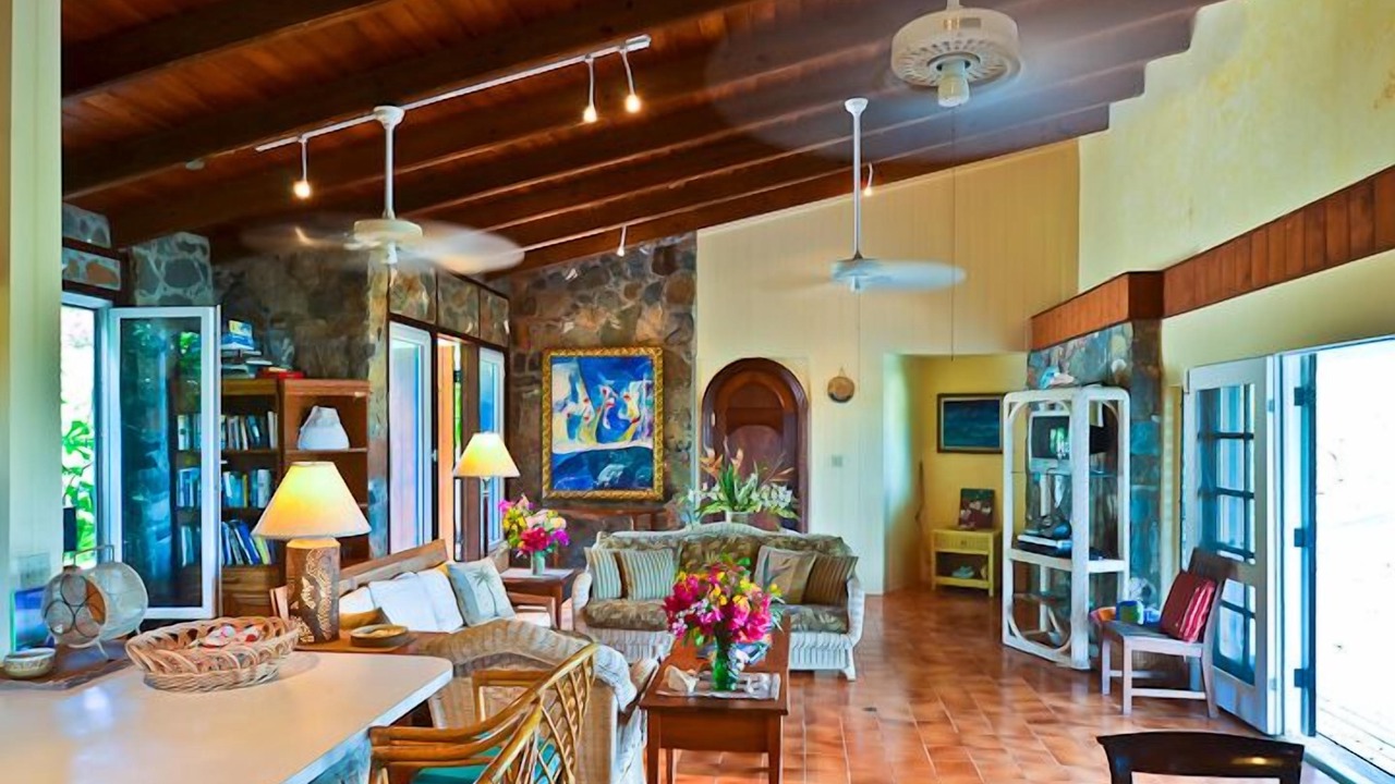 Photo of Livingroom in Hart Bay