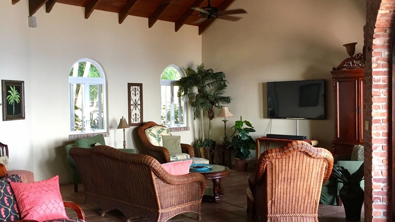 Photo of Livingroom in Point Rendezvous