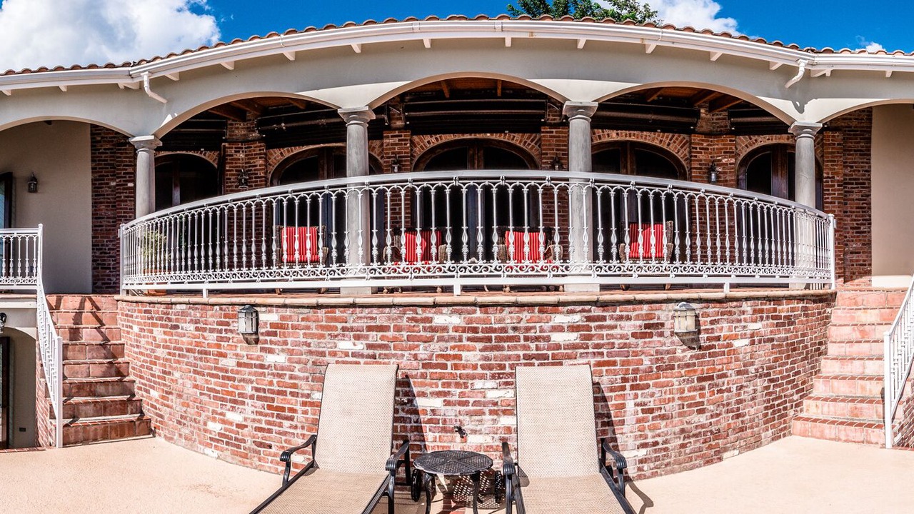 Photo of Patio Balcony in Point Rendezvous