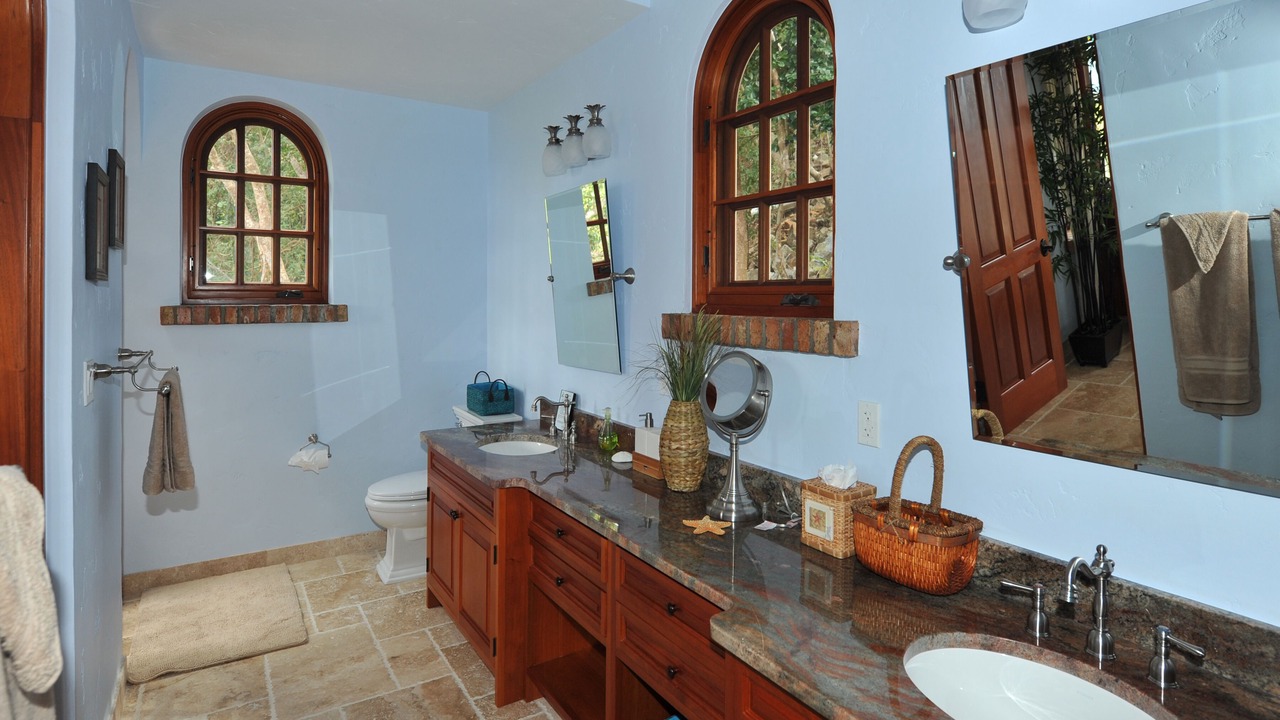 Photo of Bathroom in Estate Hansen Bay