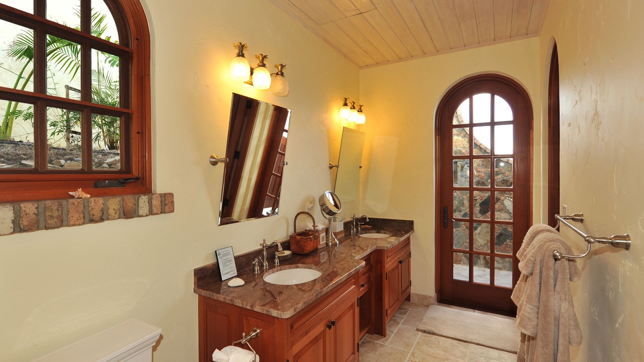 Photo of Bathroom in Estate Hansen Bay