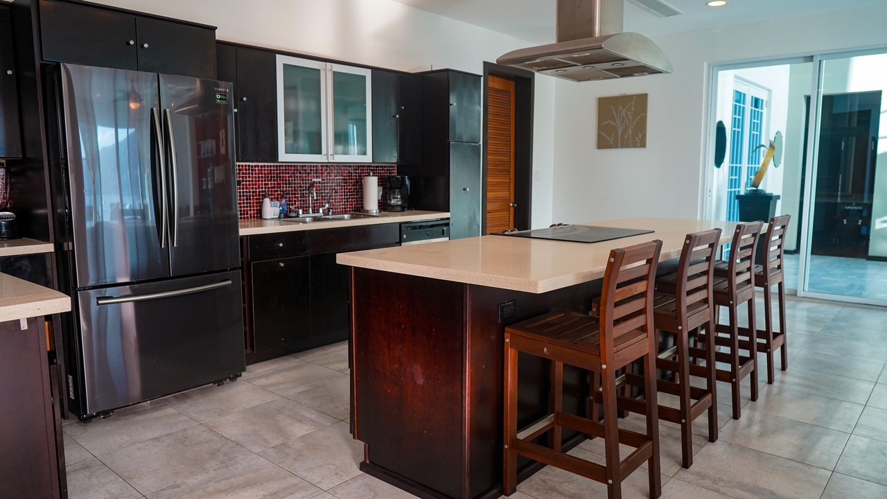 Photo of Kitchen in Estate Western Water Island