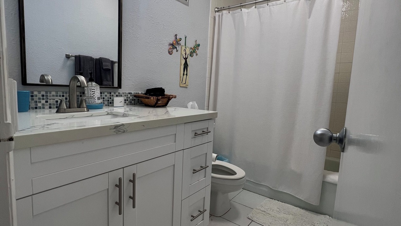 Photo of Bathroom in Estate Salt River