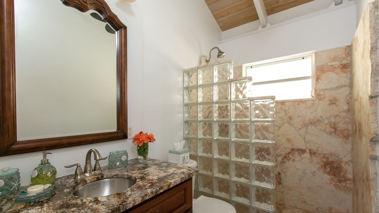 Photo of Bathroom in Hart Bay