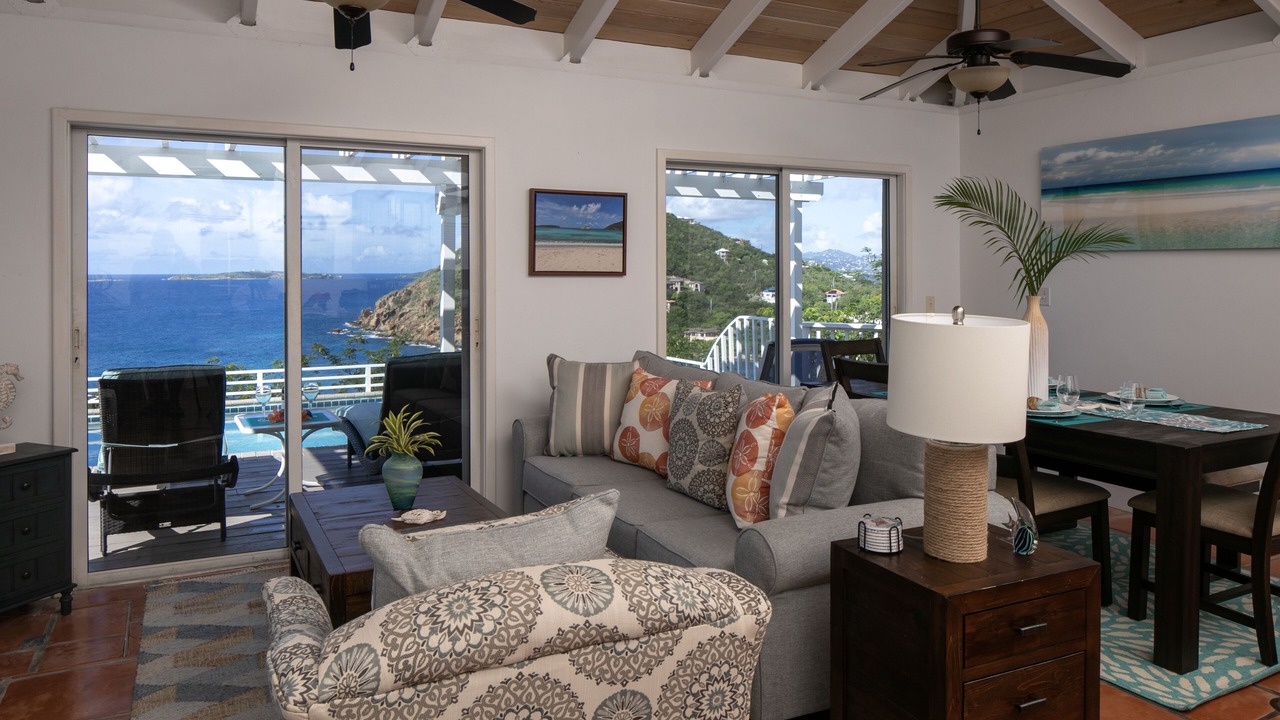 Photo of Livingroom in Hart Bay