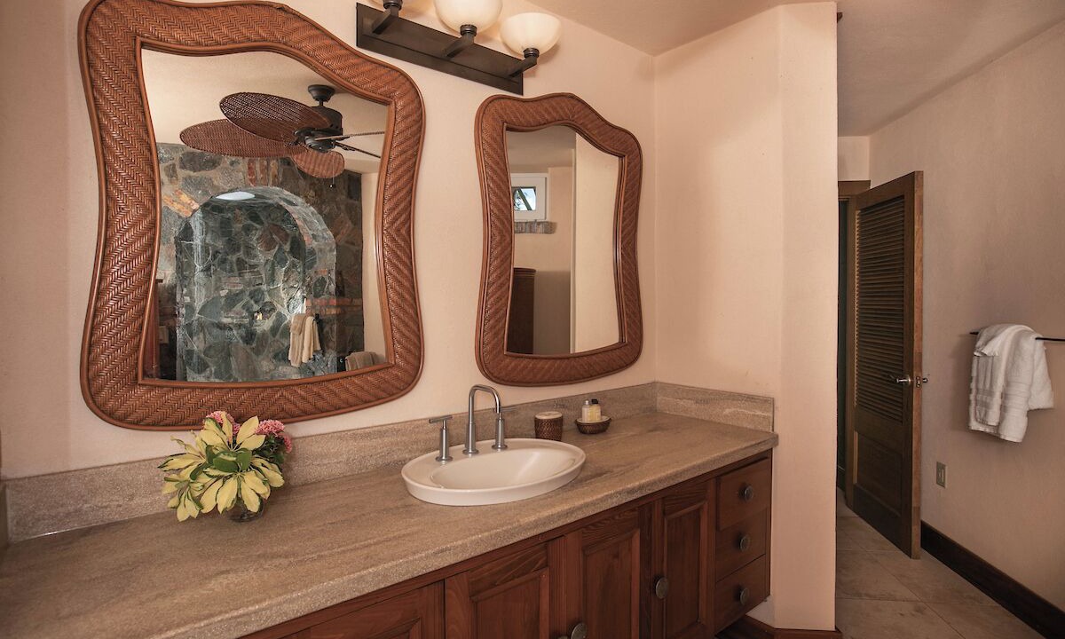 Photo of Bathroom in Hart Bay