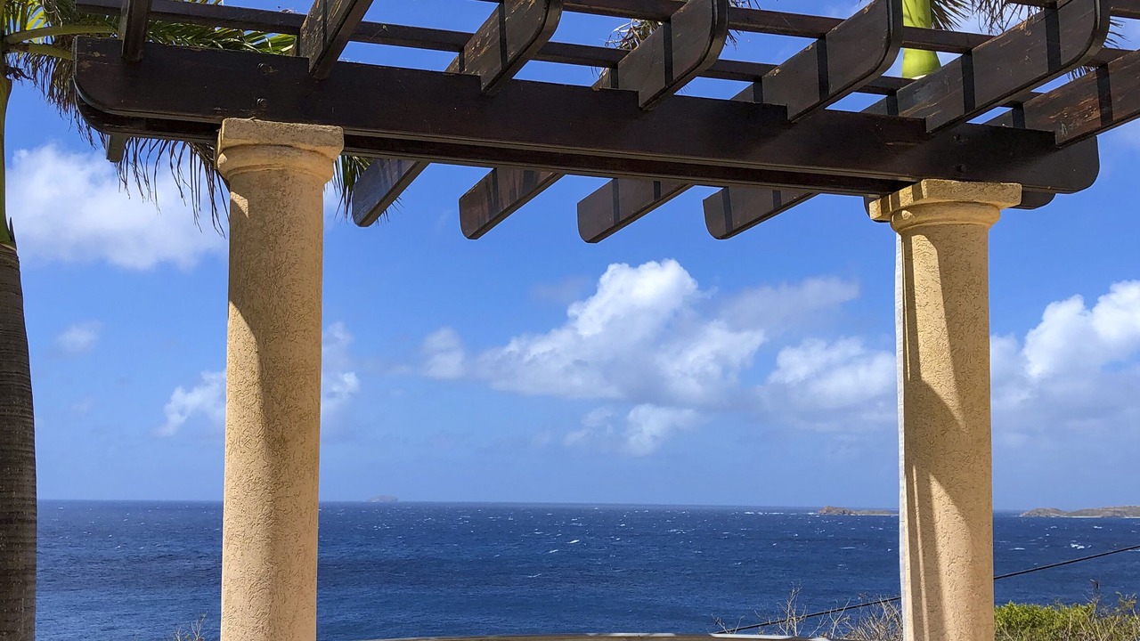 Photo of Patio Balcony in Hart Bay