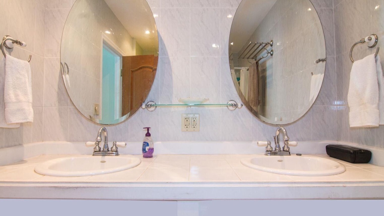 Photo of Bathroom in Estate Peterborg