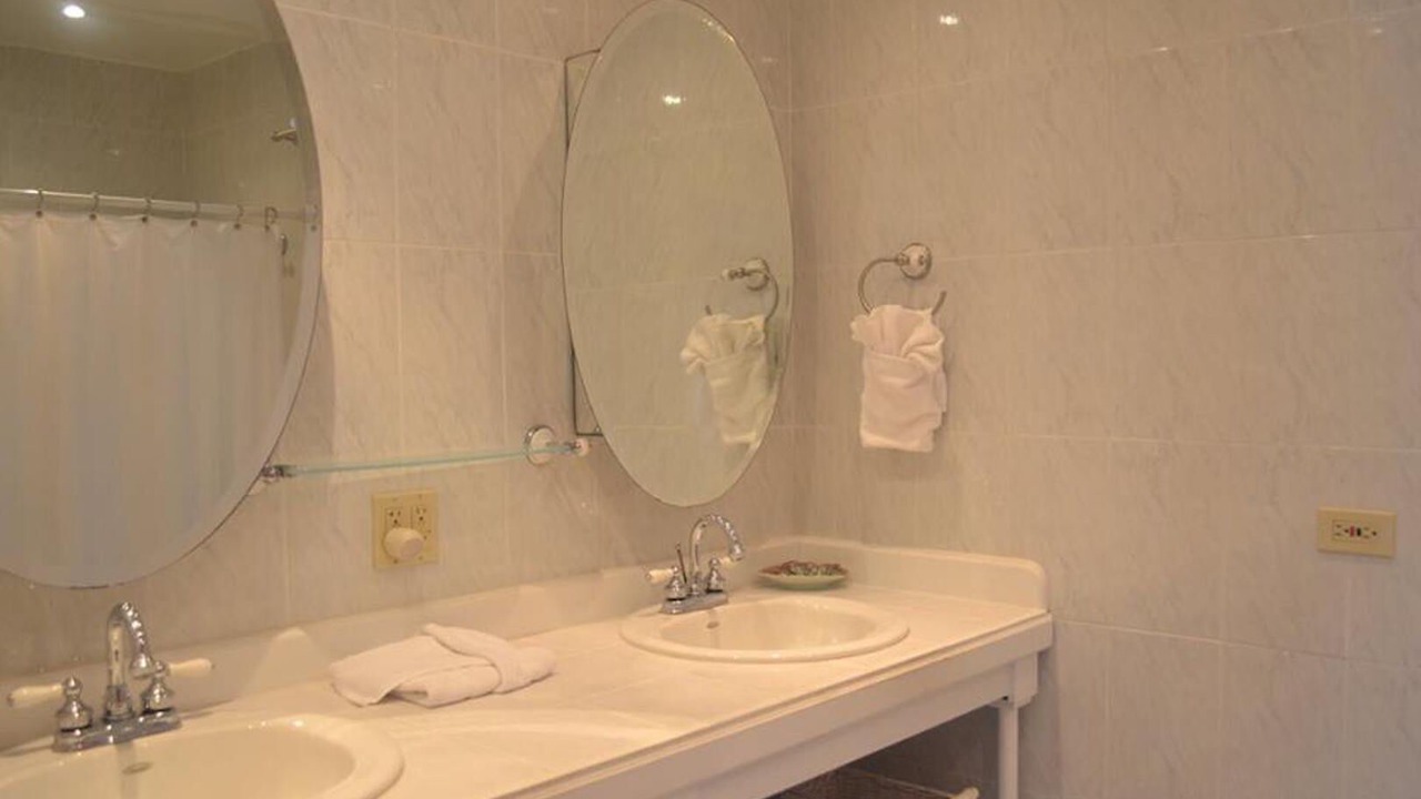 Photo of Bathroom in Estate Peterborg