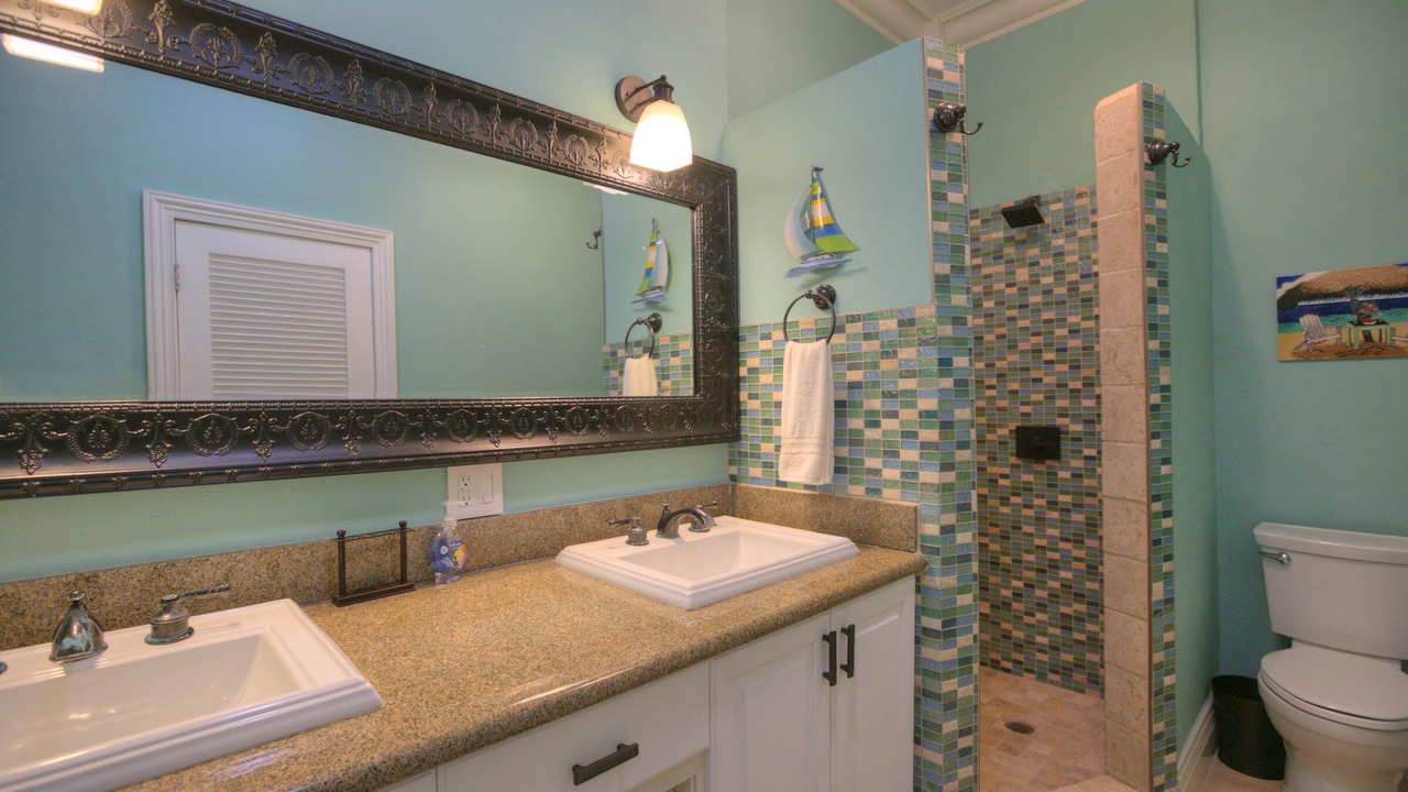 Photo of Bathroom in Rendezvous & Ditleff