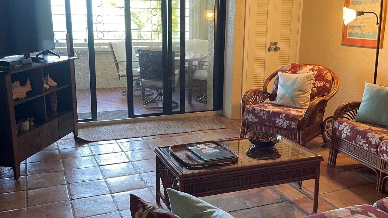 Photo of Livingroom in Estate Golden Rock