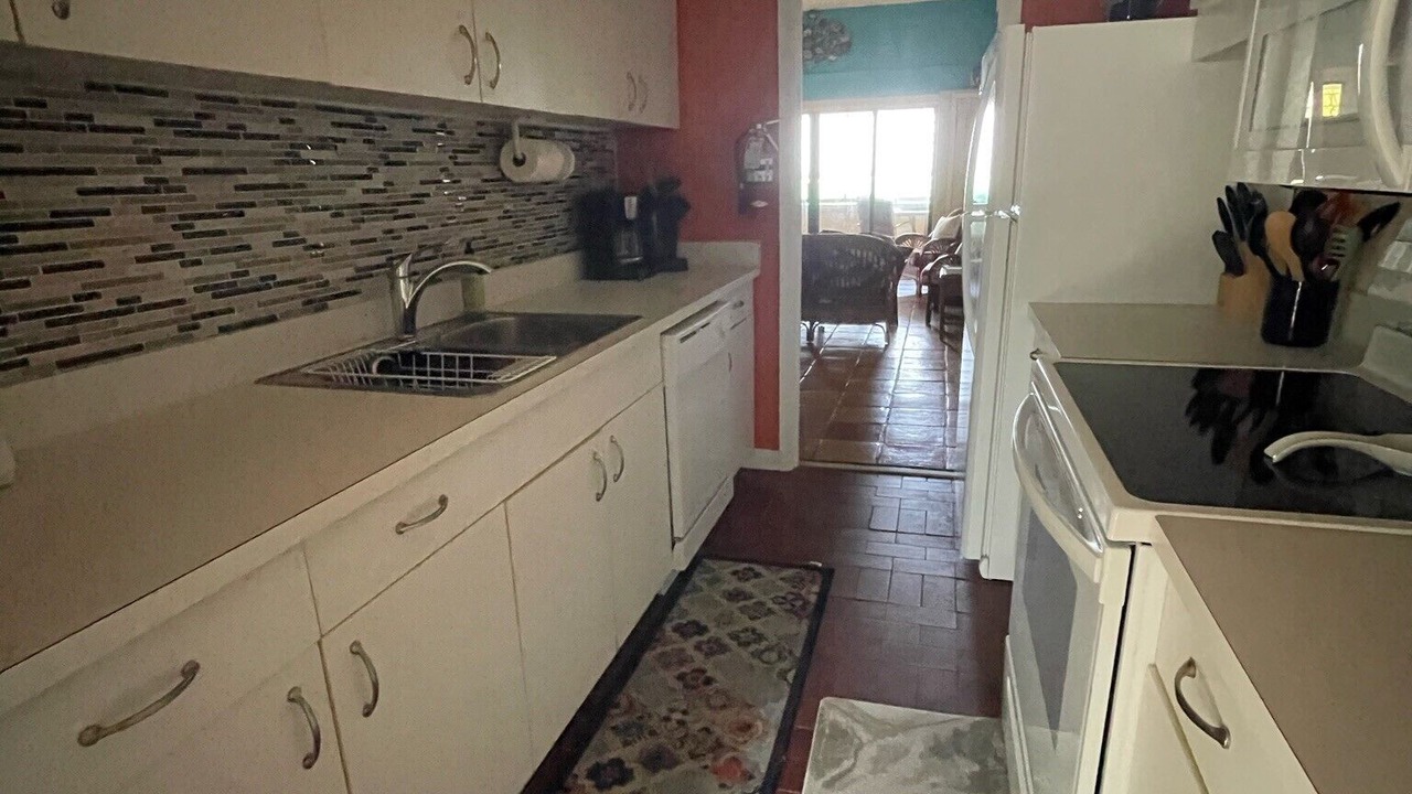 Photo of Kitchen in Estate Golden Rock