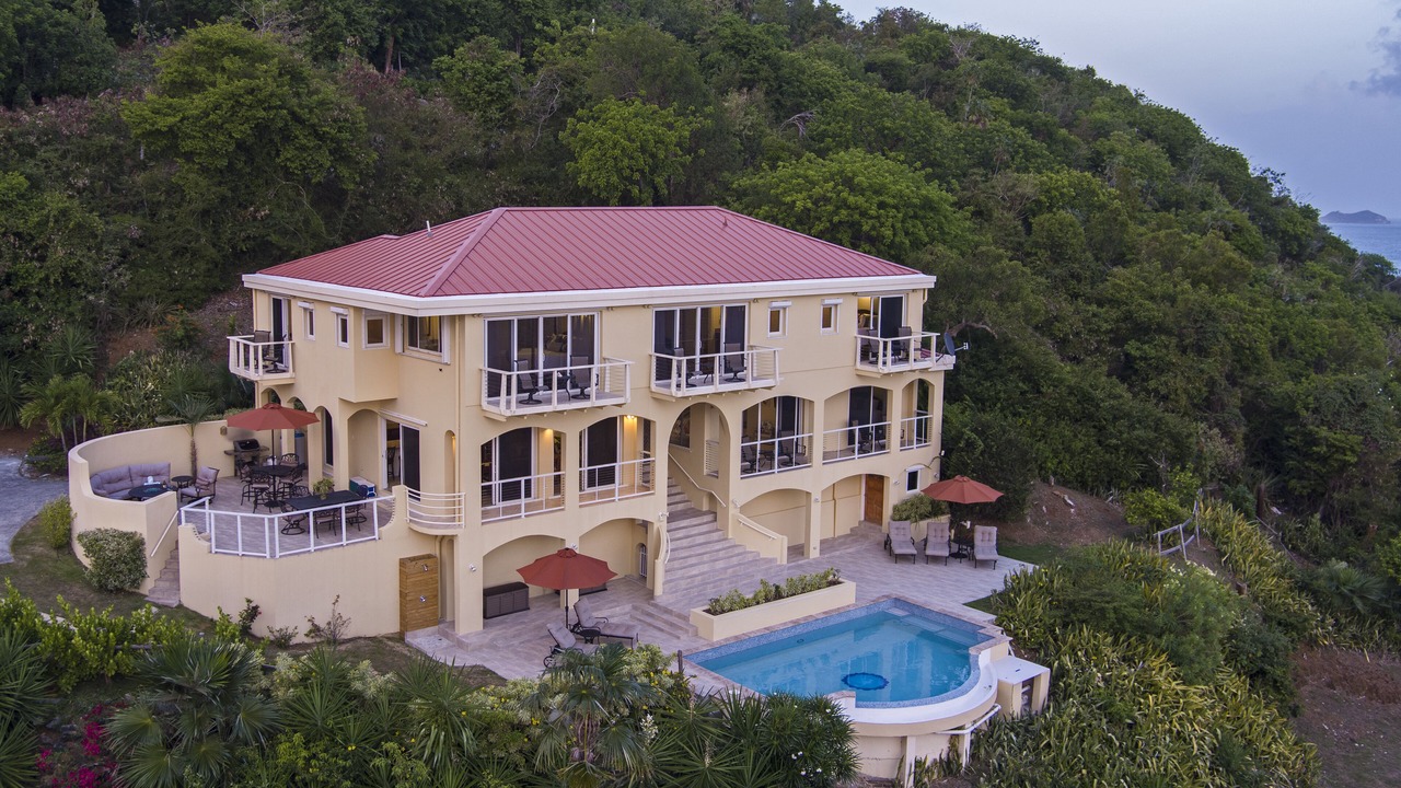 Photo of Others in Estate Little Saint Thomas