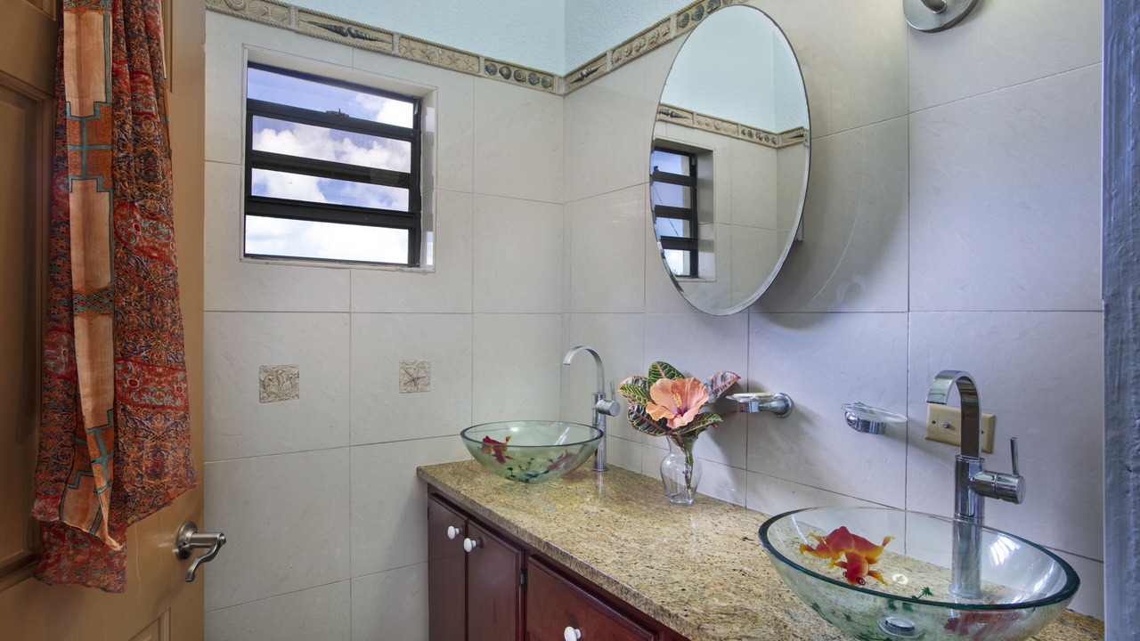 Photo of Bathroom in Caret Bay