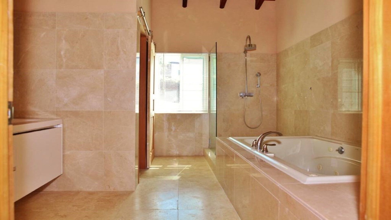 Photo of Bathroom in Estate Peterborg
