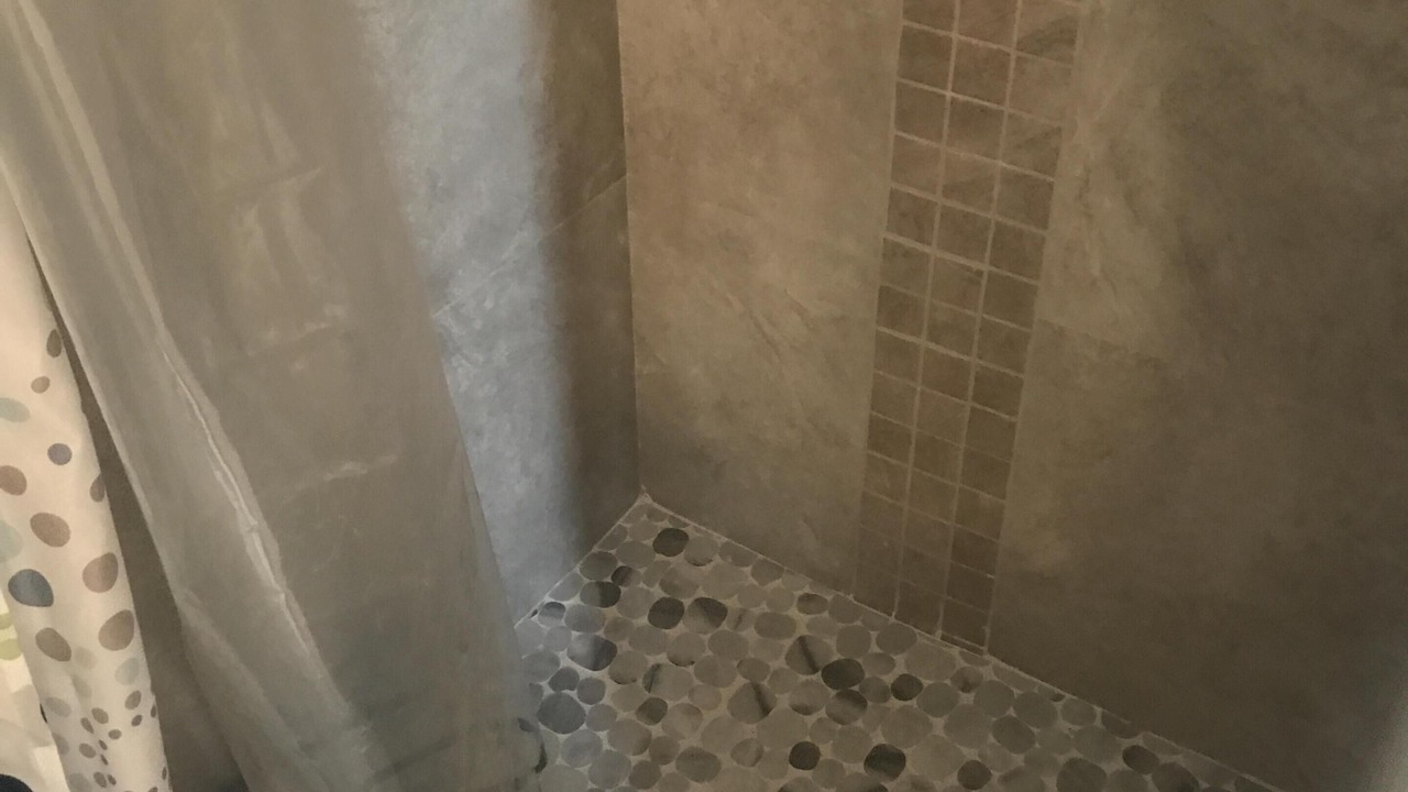 Photo of Bathroom in Estate Upper John Dunko