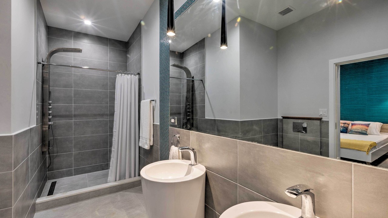 Photo of Bathroom in Slob