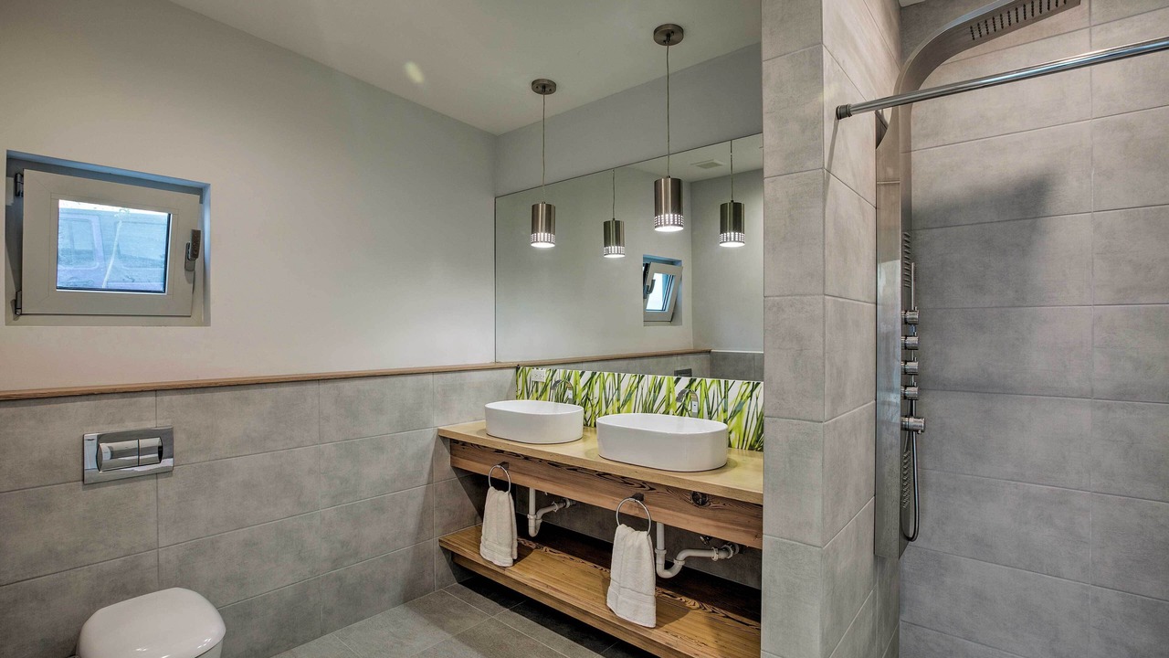 Photo of Bathroom in Slob