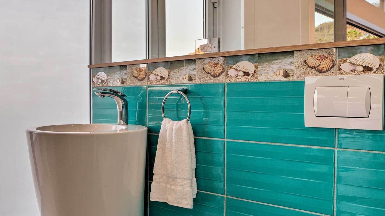 Photo of Bathroom in Slob
