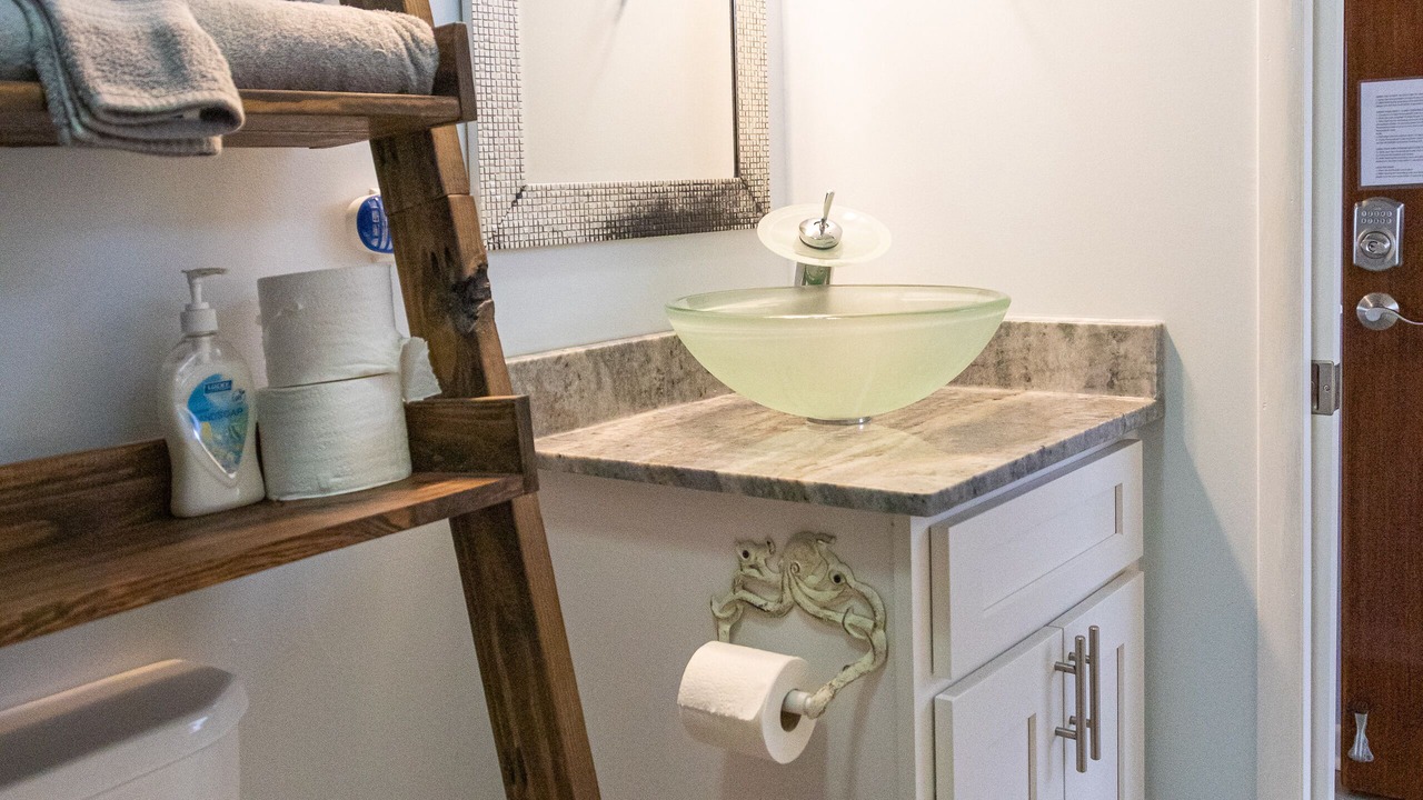 Photo of Bathroom in Red Hook