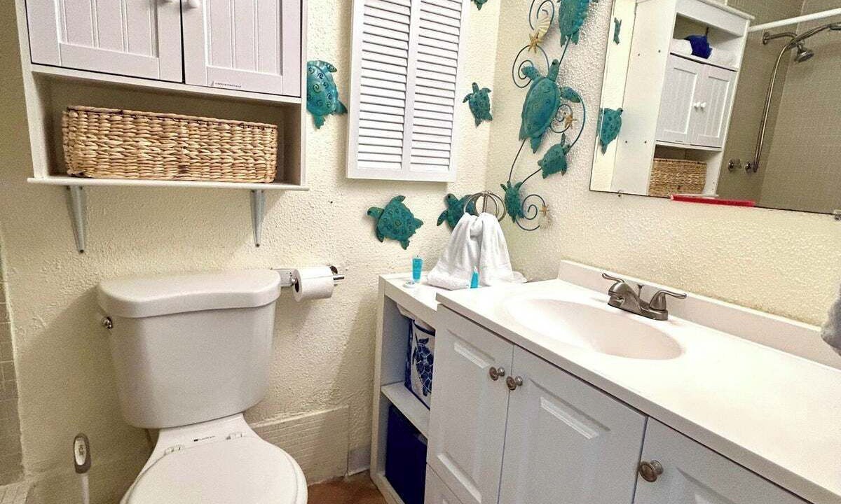 Photo of Bathroom in Estate Golden Rock