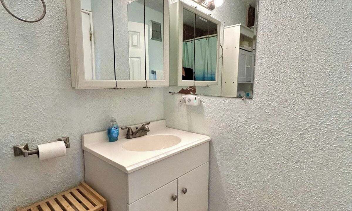 Photo of Bathroom in Estate Golden Rock