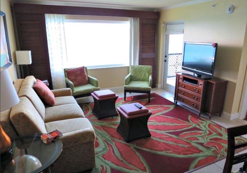 Photo of Livingroom in Estate Smith Bay