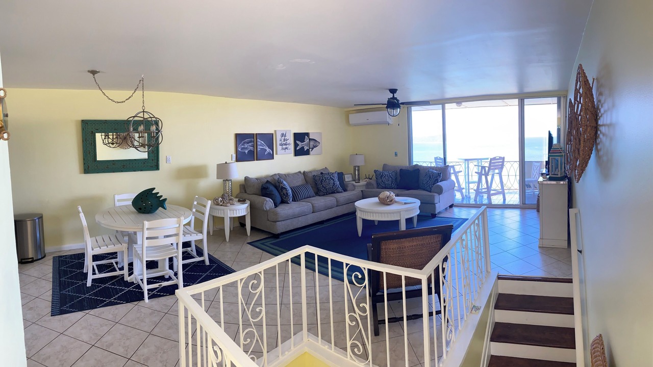 Photo of Livingroom in Estate Mount Pleasant East 1