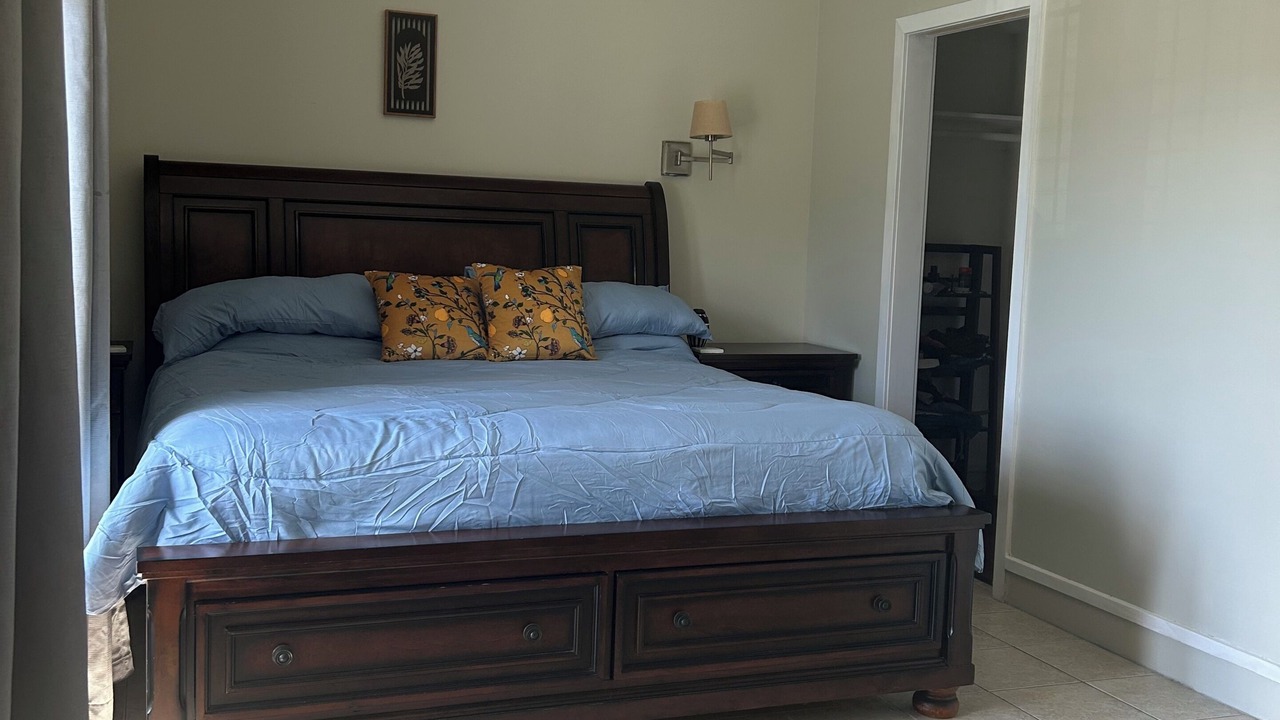Photo of Bedroom in Estate Hermon Hill