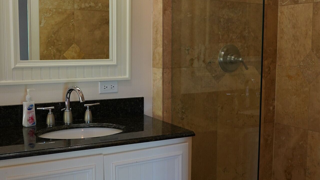 Photo of Bathroom in Slob