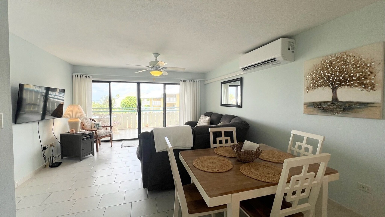 Photo of Livingroom in Estate Golden Rock