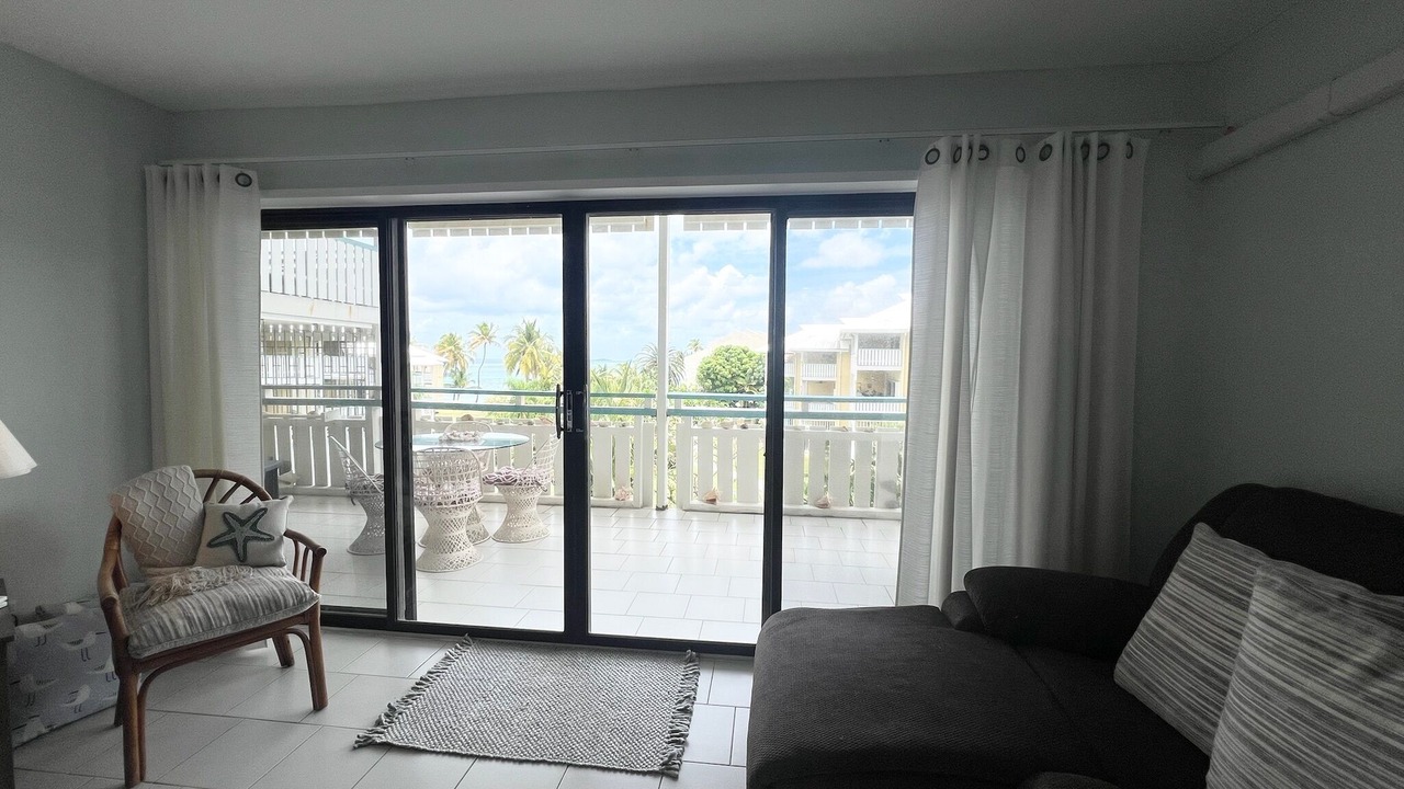 Photo of Livingroom in Estate Golden Rock