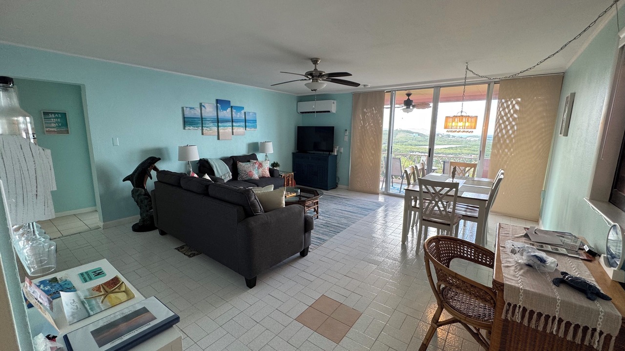 Photo of Livingroom in Estate Coakley Bay