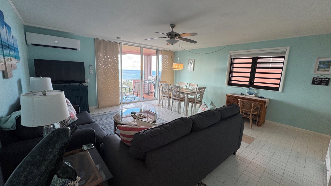 Photo of Livingroom in Estate Coakley Bay