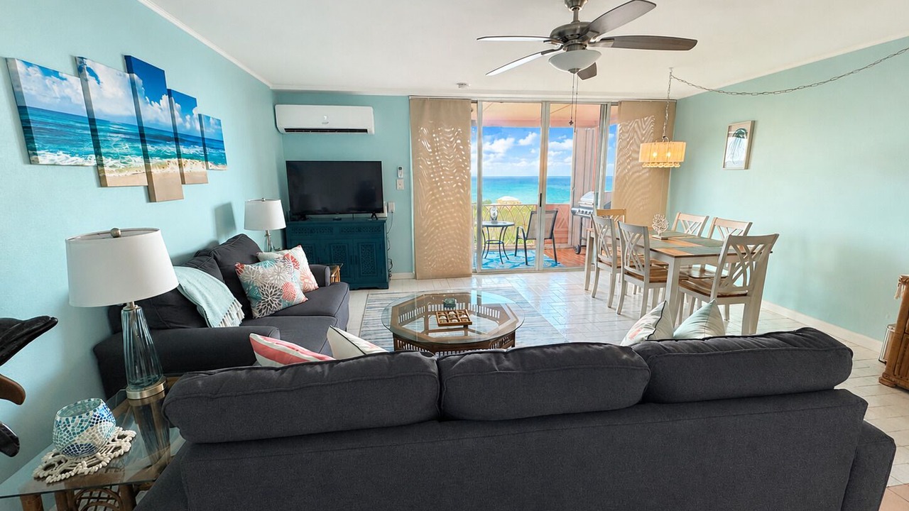 Photo of Livingroom in Estate Coakley Bay