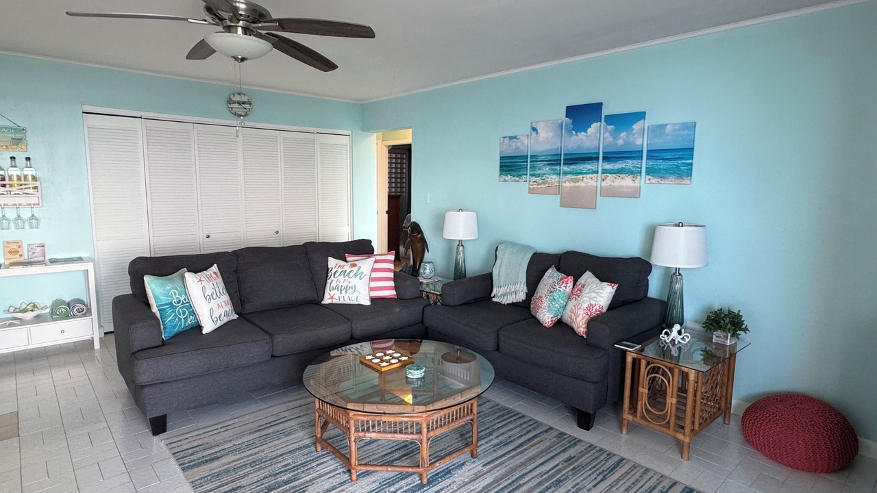 Photo of Livingroom in Estate Coakley Bay