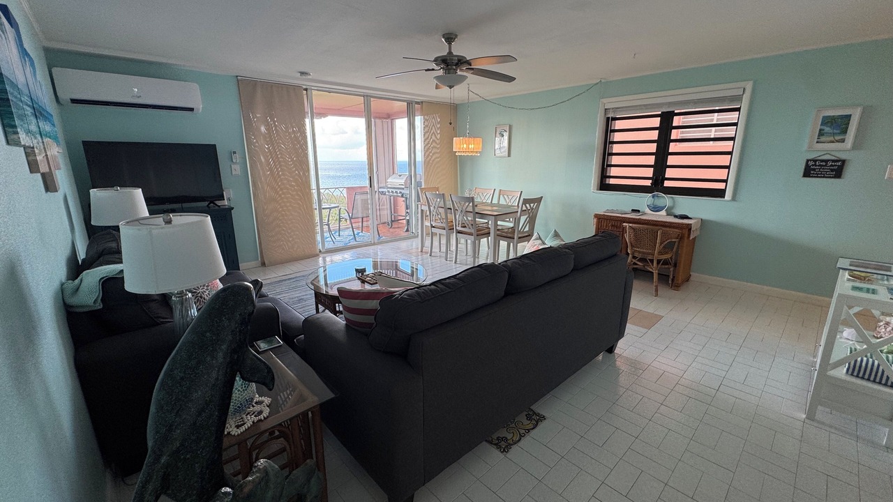 Photo of Livingroom in Estate Coakley Bay