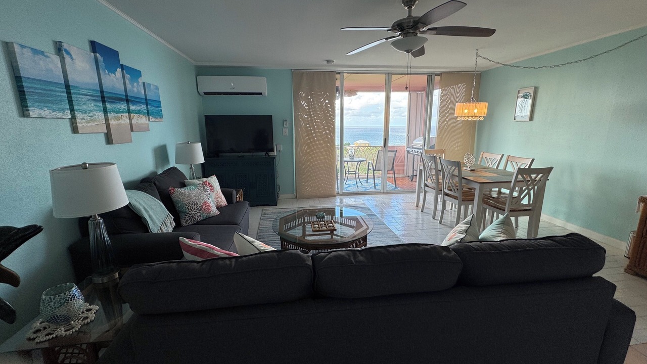 Photo of Livingroom in Estate Coakley Bay