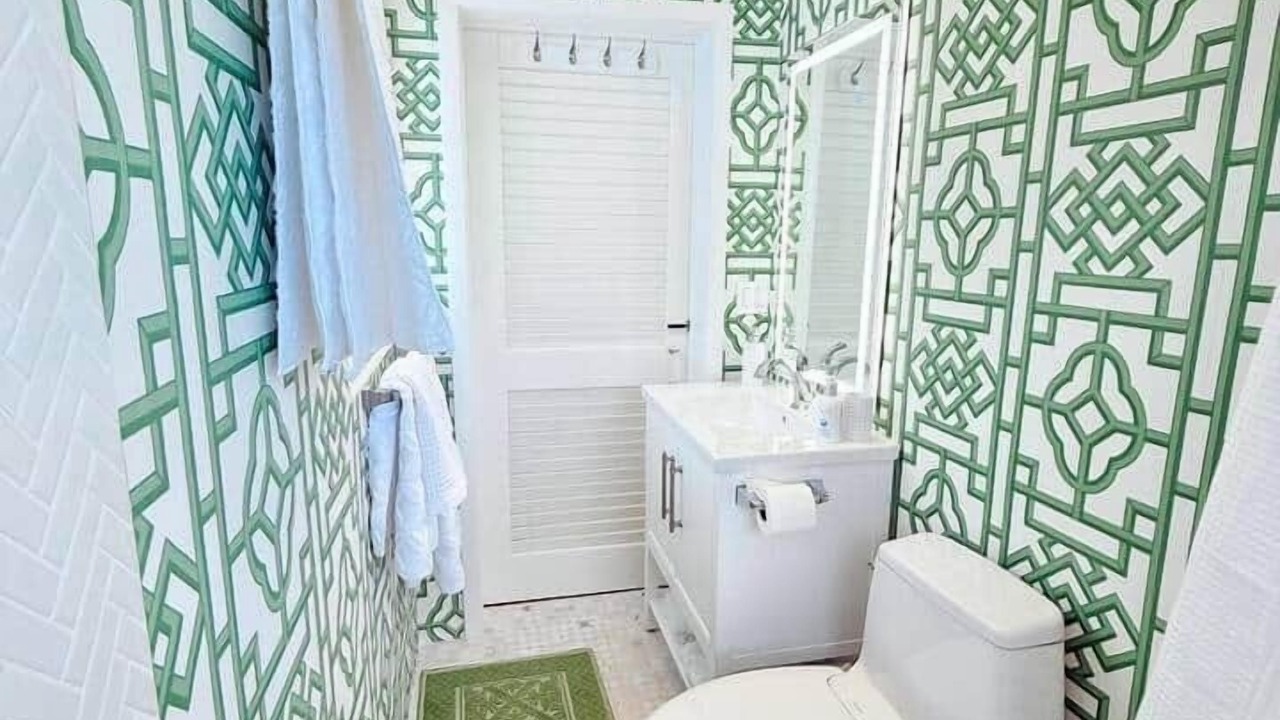 Photo of Bathroom in Estate Western Water Island